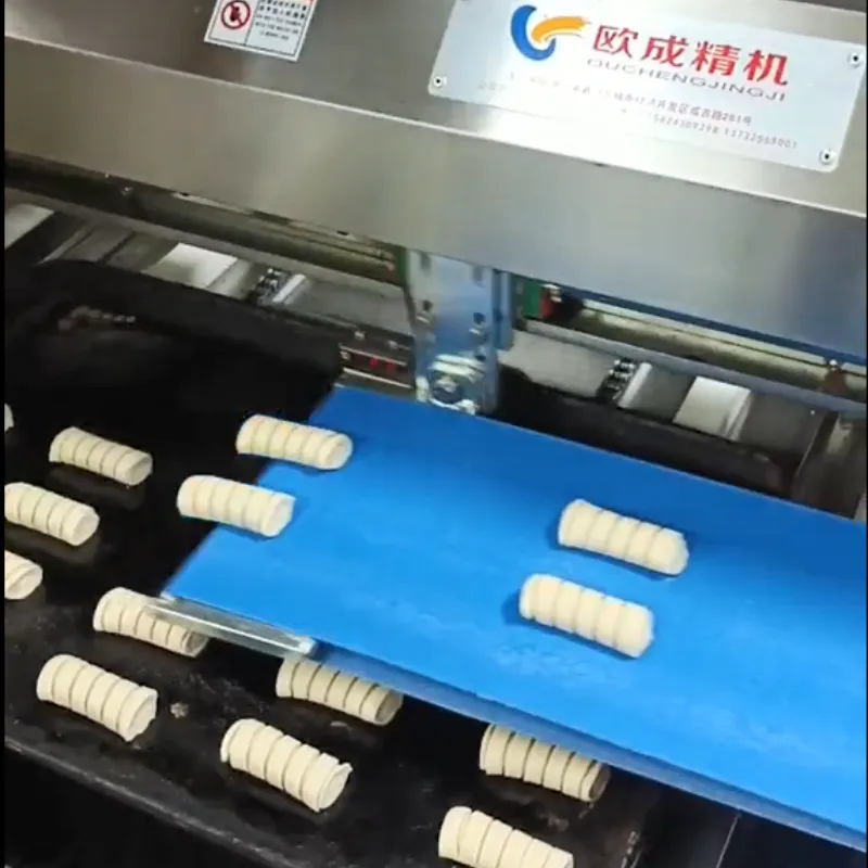 OUCHENG Advanced Automated Tray Arranging Machine for Efficient Sorting and Stacking - High Capacity Automated Setting Trays - Bread Shaping Machine - foodmachtech