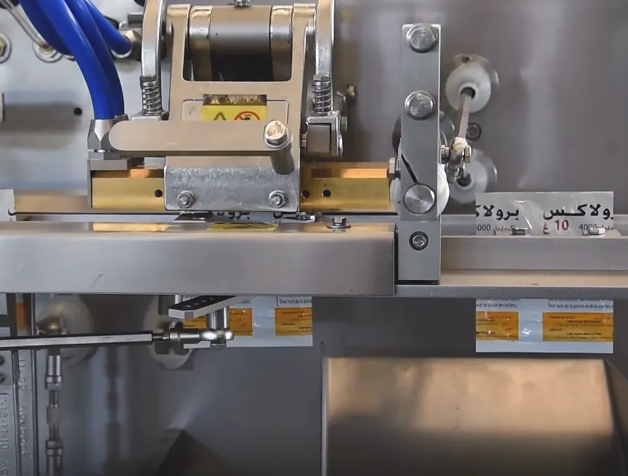 Factory Price Automatic Form Fill Seal Sachet Granule Snacks Candy Nuts Packing Machine - Packaging Machine - foodmachtech