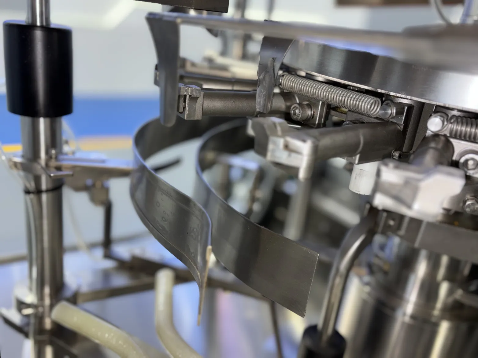 GSK-2416-1012 High-Efficient Continuous Rotary Vacuum Packaging Machine Chicken Claw Packing - Packaging Machine - foodmachtech