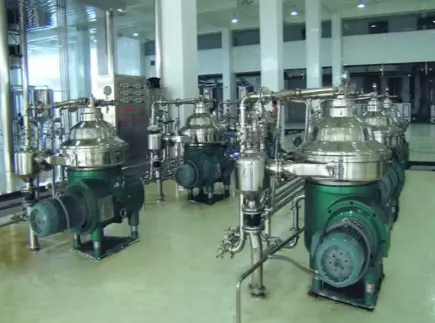 Máquina automática completa do separador do creme do leite 2000L/H - Separador - foodmachtech