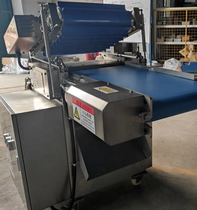 Skinner automatico di pollo per la coscia di pollo - Pelapatate - foodmachtech
