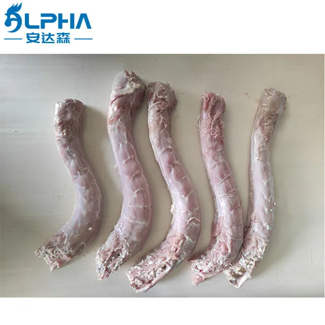 Pulendo la pelle della carne di pollo che scuoia la sbucciatrice per il collo di pollo - Pelapatate - foodmachtech