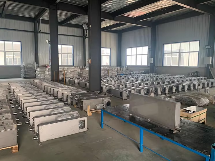 อุปกรณ์ฟาร์มหมูระบบให้อาหารอัตโนมัติกล่องควบคุมพลังงานสแตนเลสแห้ง