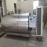Carro armato di raffreddamento dell'acciaio inossidabile di alta produttività 300L per l'acqua di combustibile & latte di latte mungitura con la componente del motore del centro - Serbatoio del latte - foodmachtech