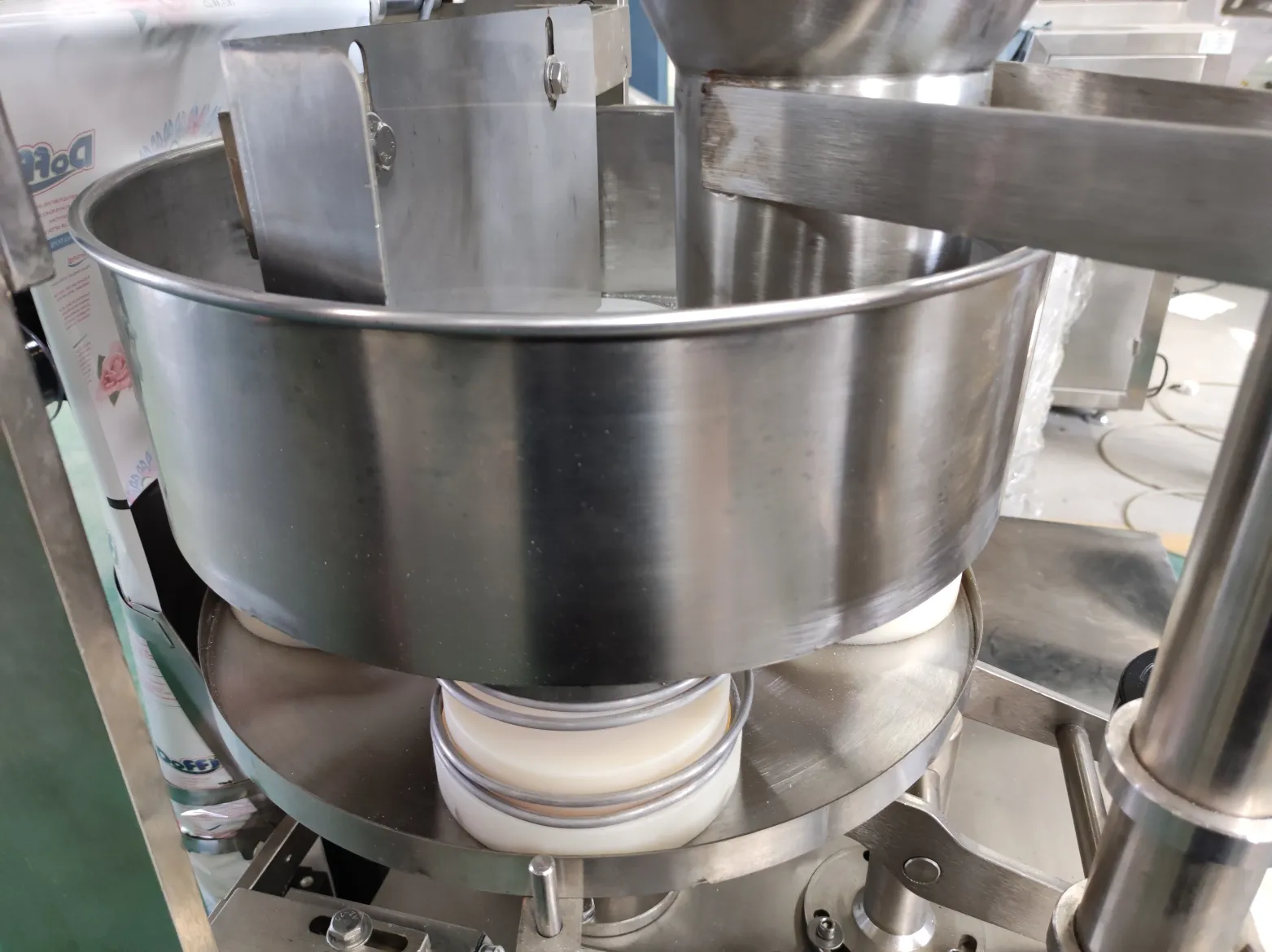 Particle quantitative packaging machine - Packaging Machine - foodmachtech