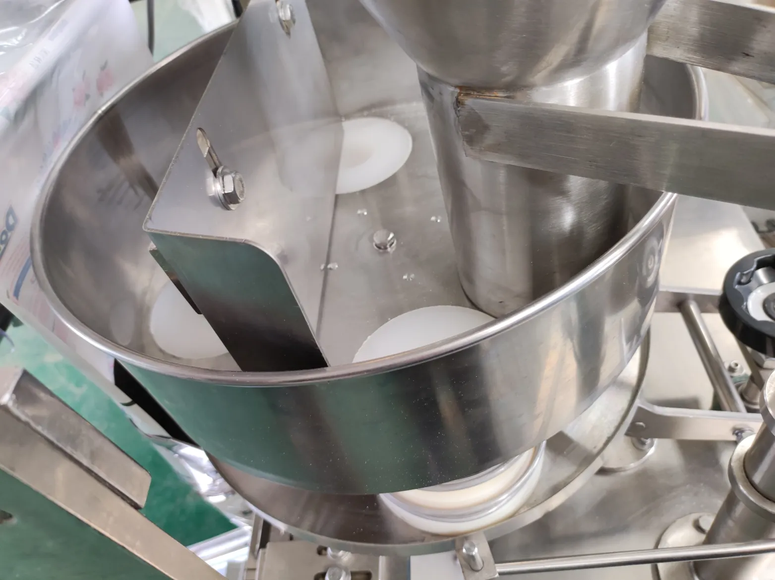 Particle quantitative packaging machine - Packaging Machine - foodmachtech