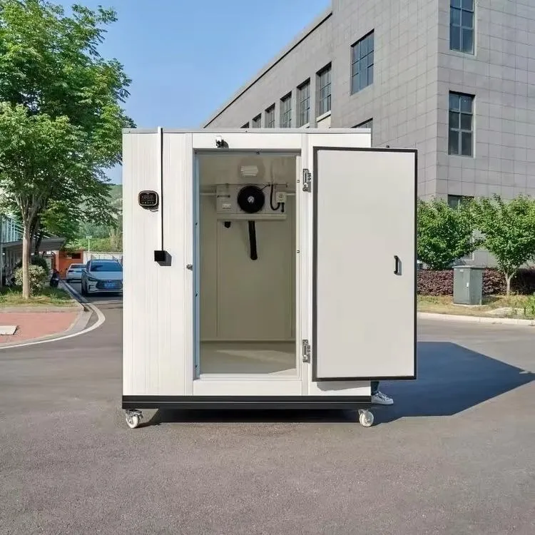 Cold room with a powerful industrial refrigeration system, used for freezing fruits and vegetables - Cold Storage - foodmachtech