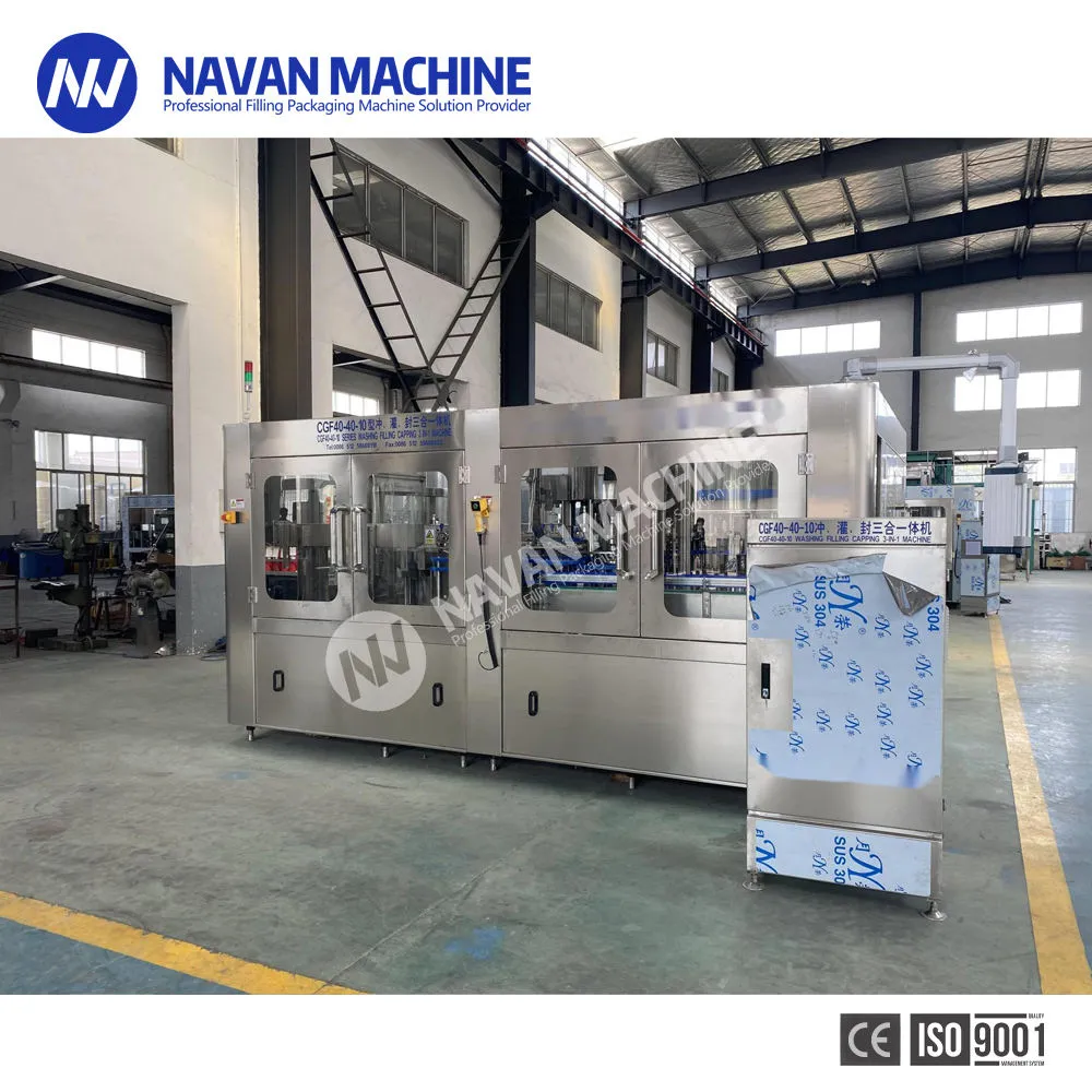 Precio bajo de NAVAN, máquina de llenado de bebidas carbonatadas de soda de Sprite embotellada de vidrio de alto descuento tres en uno - Carbonatador - foodmachtech