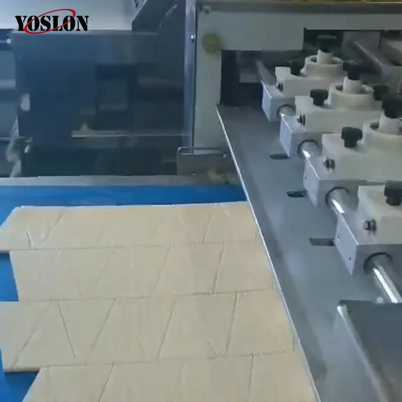 工業用カスタマイズされたベーキング機器クロワッサン型生産ラインベーキングクロワッサン型パン製造パン製造 - 朝食シリアル生产ライン - foodmachtech