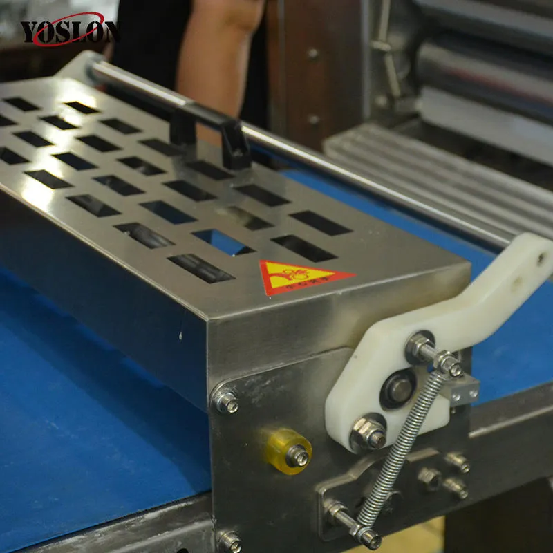 工業用カスタマイズされたベーキング機器クロワッサン型生産ラインベーキングクロワッサン型パン製造パン製造 - 朝食シリアル生产ライン - foodmachtech