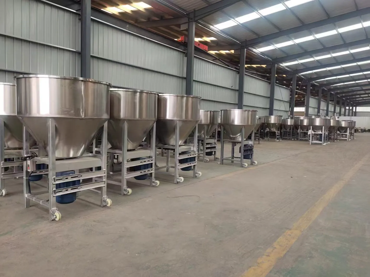 Farm Animal Feed Mixer Poultry Farming Vertical Stainless Steel Wet and Dry Feed Mixer50 - Mixer - foodmachtech