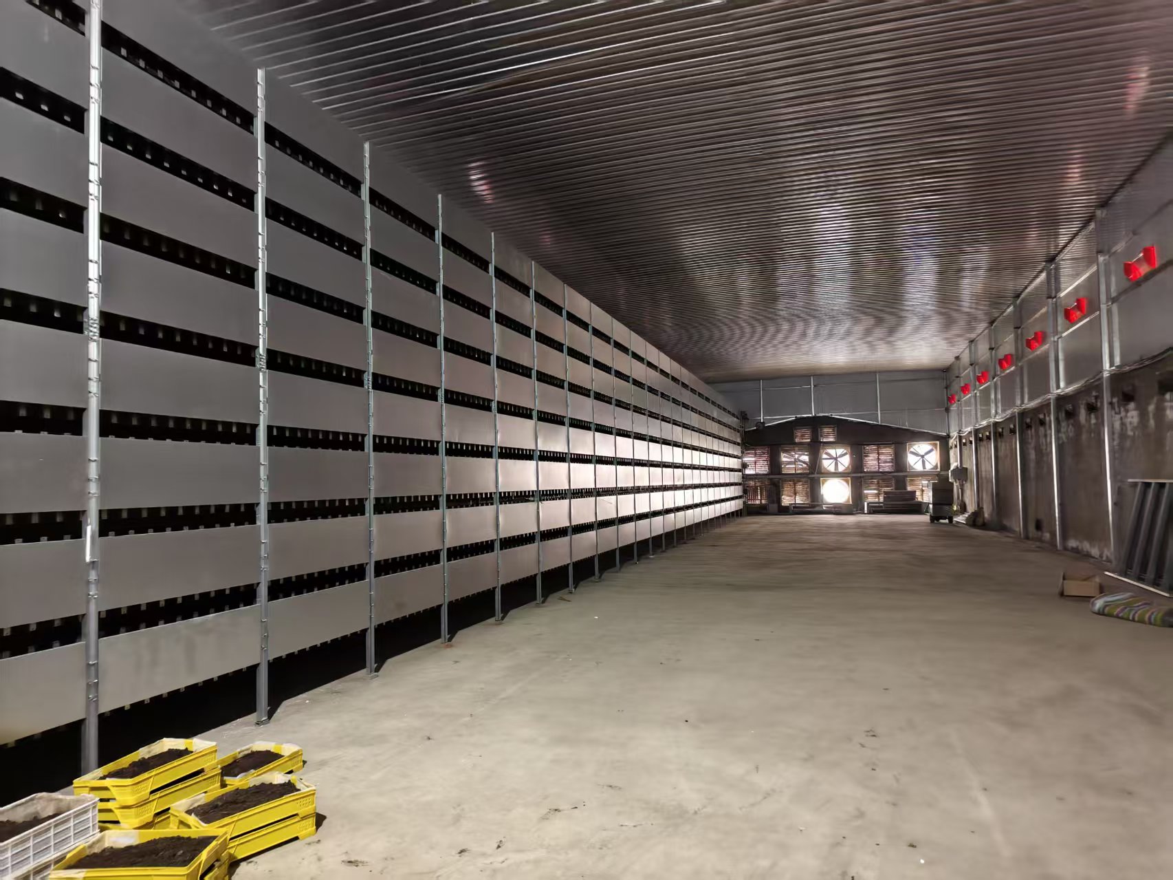 ระบบการจัดการปุ๋ยอุปกรณ์การผสมพันธุ์อัตโนมัติสำหรับแมลงวันทหารสีดำ