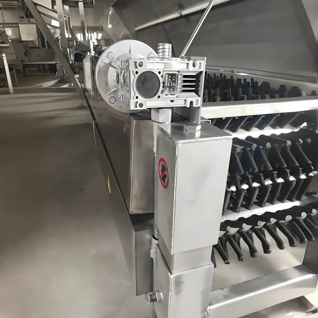 Máquina de desplumagem horizontal de cama plana para linhas de processamento de frango, pato e ganso. - Máquina defeathering aves - foodmachtech