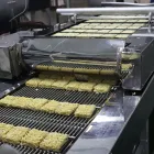 Linea di produzione fritta risparmio energetico della tagliatella istantanea con 304 componenti del grado alimentare dell'acciaio inossidabile - Linea di produzione della tagliatella istantanea - foodmachtech