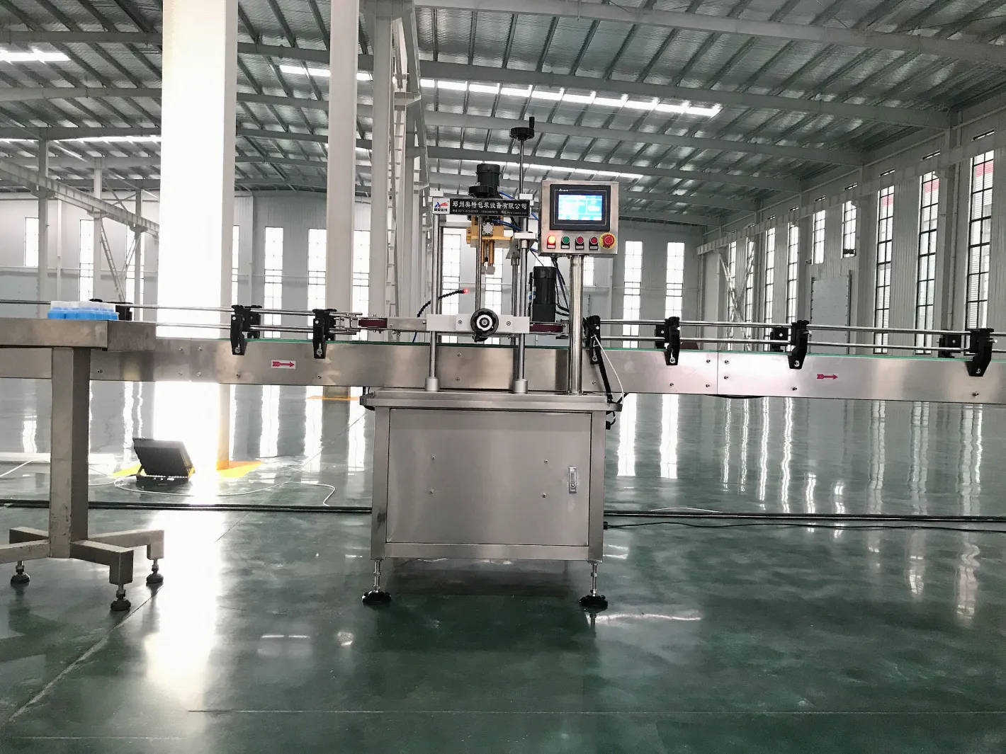 Automatic Four-wheel Twist Off Capping Machine - Capping Machine - foodmachtech