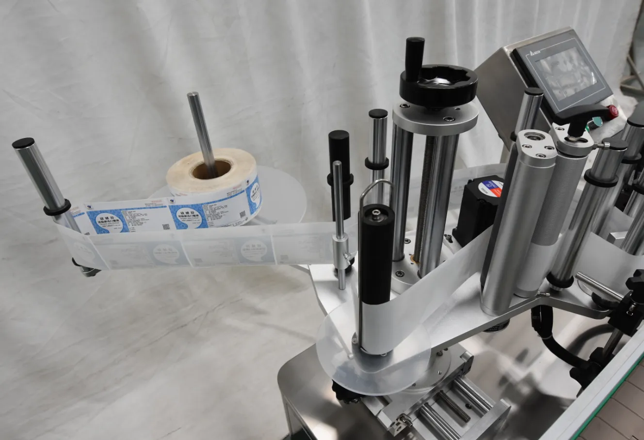 High-Precision Automatic Detection and Adjustment Labeling Machine for Round Bottles - Labeling Machine - foodmachtech