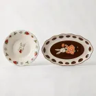 귀여운 손으로 그린 토끼 딸기 세라믹 플레이트 세트, 2PC 물결 모양의 림 디너 플레이트, 무연 세라믹 서빙 요리, 전자레인지 -  - Food Mach Tech